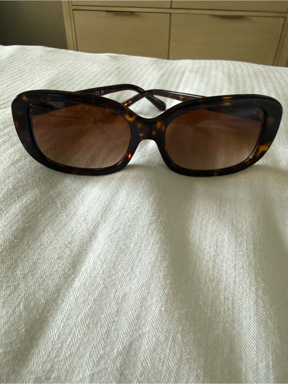COACH Tortoiseshell Women's Fashion Sunglasses - Brown Lenses